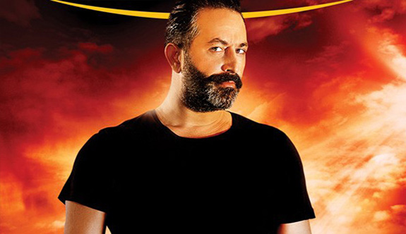 Cem Yılmaz arkadaşlarından özür diledi