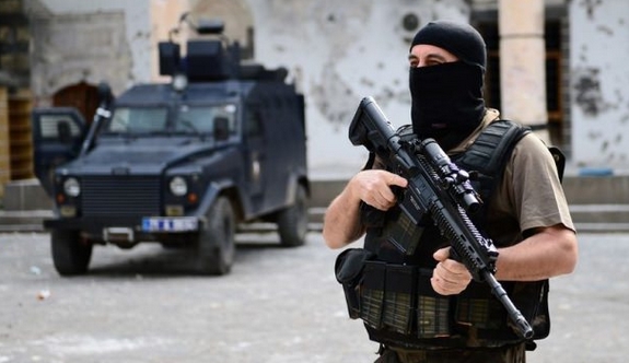 Diyarbakır'da terör örgütüne operasyon