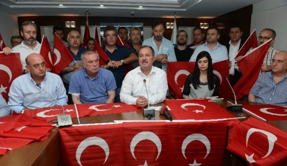 Başkan Özer: “Millet darbecilere geçit vermemiştir”