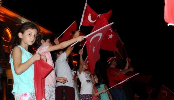 Minik demokrasi nöbetçileri