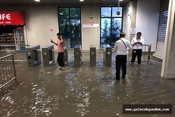 İstanbul'u yağmur teslim aldı
