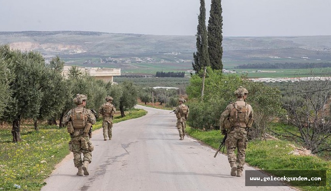 Afrin'de halk 18 teröristi TSK'ya teslim etti