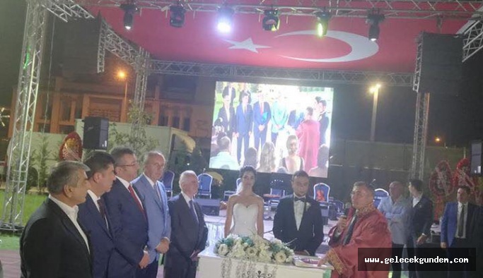 CHP MUHALİFLERİ BULUŞTURAN DÜĞÜN