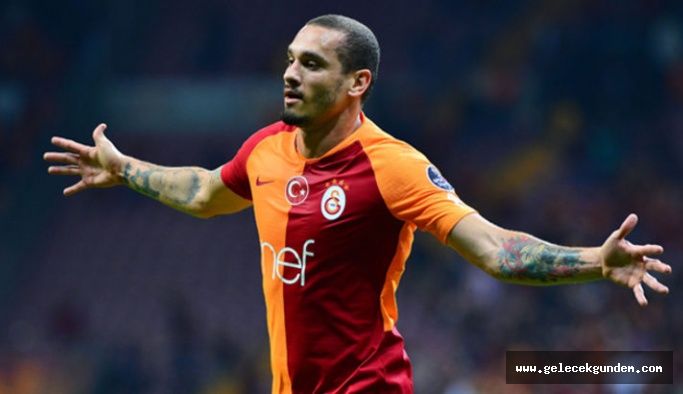 Galatasaray'da Fatih Terim Maicon'u sildi