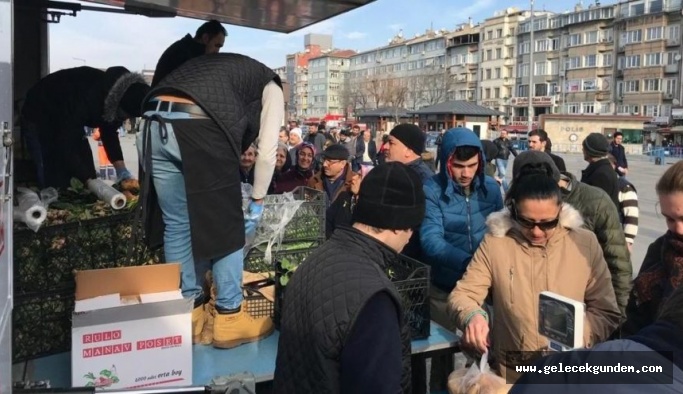 İstanbul’da ucuz sebze-meyve kuyruğu