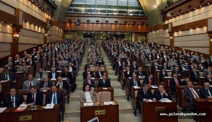 İBB Meclisi'nde oy birliğiyle kabul edildi: Öğrenci akbili 40 TL’ye indi! 19 Mayıs’ta ulaşım artık ücretsiz