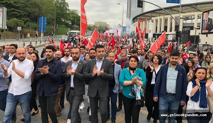 Beşiktaş Belediye Başkanı Rıza Akpolat Deniz Gezmiş ve arkadaşlarını andı