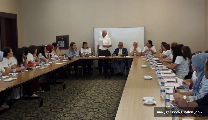 DİSK Tekstil İşçileri Sendikasında Toplumsal cinsiyet eşitliği eğitimi yapıldı ! Sendika böyle olmalı!