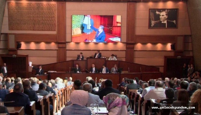 İBB Meclisi mahkemelik oldu