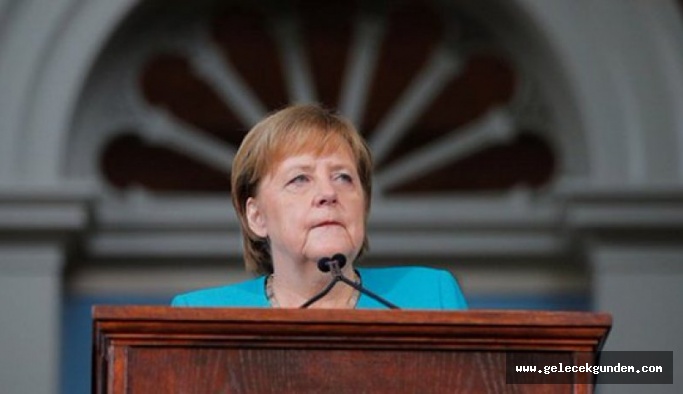 Merkel: Türkiye'nin NATO üyesi kalması lazım