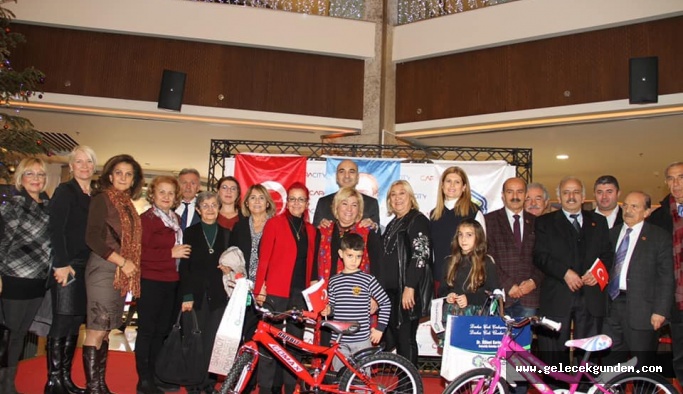 BAKIRKÖY BELEDİYE BAŞKANI DR. KERİMOĞLU YENİ YILDA ÇOCUKLARI UNUTMADI!