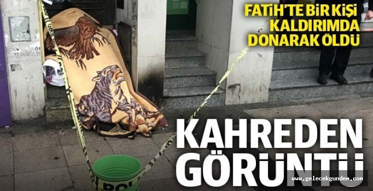 21 Yüzyıl Türkiye'si Yazıklar olsun !!!! İstanbul'da bir kişi kaldırımda donarak öldü!