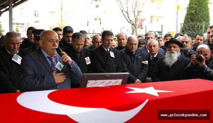 Küçükçekmece'de Şehit er Berkay Işık son yolcuğuna İkitelli Cem evinden memleketine binlerce vatandaş uğurladı
