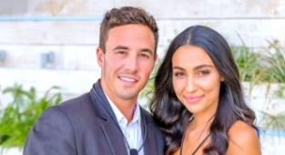 Tanıştıktan iki saat sonra ilişkiye giren yarışmacılar seyircinin tepkisini çekti