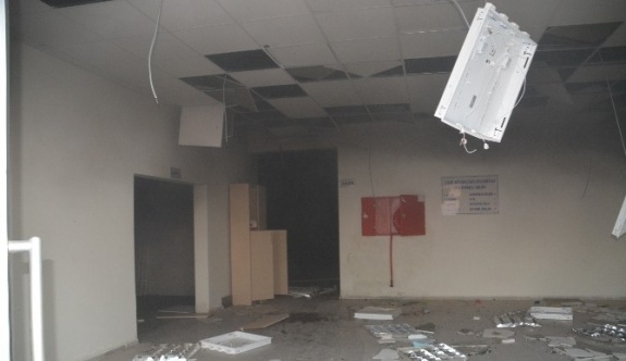 1,5 milyonluk yatırım çürümeye terk edilen spor salonunda yangın çıktı .