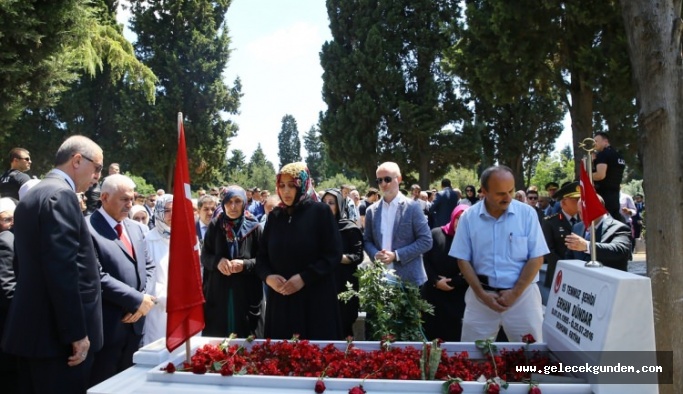 Cumhurbaşkanı Erdoğan, 15 Temmuz Şehitliği’nde