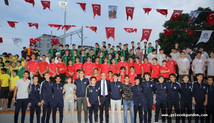 BAKIRKÖY BELEDİYE BAŞKANI DR. KERİMOĞLU SPORCULARI UNUTMADI