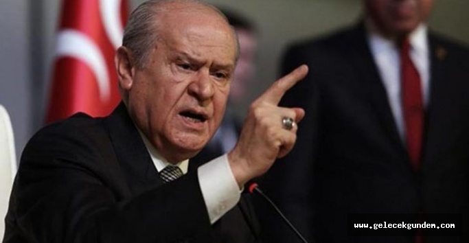Bahçeli, Ülkü Ocakları’ndaki tüm yönetimi görevden aldı