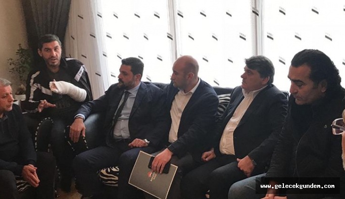 Beşiktaşlı yöneticiler, Mehmet Tutulkan'ın evine taziye ziyaretinde bulundu