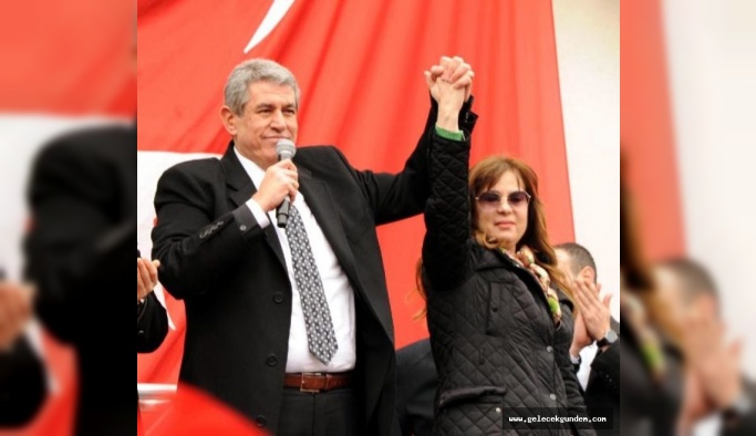CHP, Balçova'da Mehmet Ali Çalkaya'nın yerine eşi Fatma Çalkaya'yı aday gösterdi
