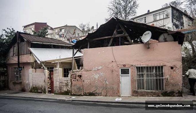 'Hızır', Hasköy'de evlere para dolu zarf bırakıyor...