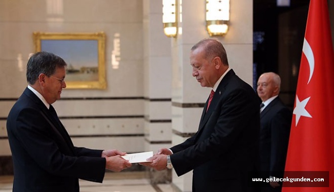 ABD’nin Ankara’ya atanan büyükelçisi David Satterfield, Cumhurbaşkanı Erdoğan'a güven mektubu verdi.