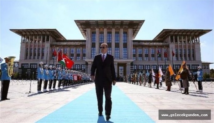 CHP, birden fazla maaş alan AKP’li ve hükümete yakın isimleri listeledi