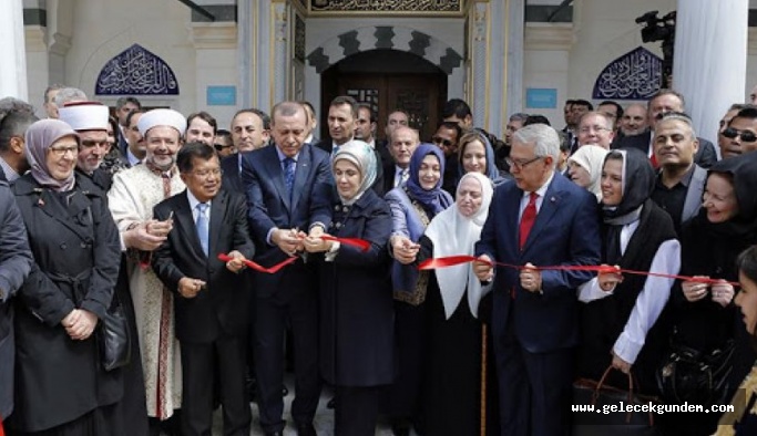 Diyanet yapıyor, Erdoğan açıyor, arkadaşı kazanıyor!