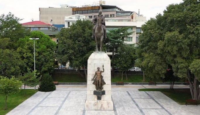 Başkan Rıza Akpolat''Atatürk’e, İsmet Paşa’ya ve cumhuriyetimizin kazanımlarına sahip çıkmaya devam edecektir''