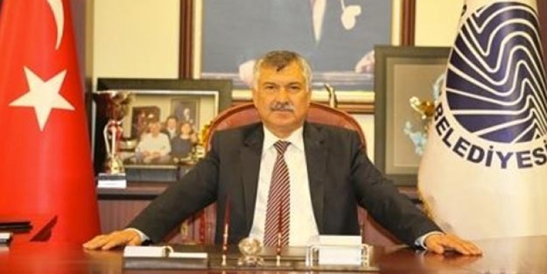 Uyanık başkan Zeydan Karalar, kendisini eleştiren TV’yi müteahhitlere aldırdı