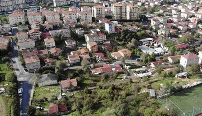 Ümraniye’de boğazı gören park ‘Riskli alan’ ilan edildi, halk 'rant için mi' diye sordu