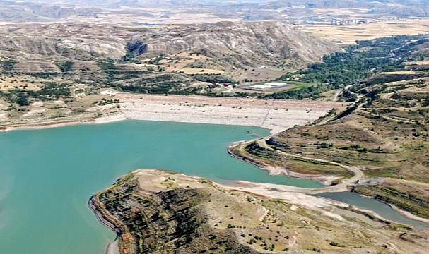 4 Eylül barajındaki su seviyesi yüzde 6'ya kadar düşen Sivas'ın 3 aylık suyu kaldı
