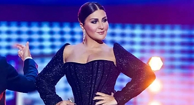 Sibel Can'ın Yeni Fotoğrafı Gündem Oldu: Emir Sarıgül ile Aşkını Pastaya Taşıdı!