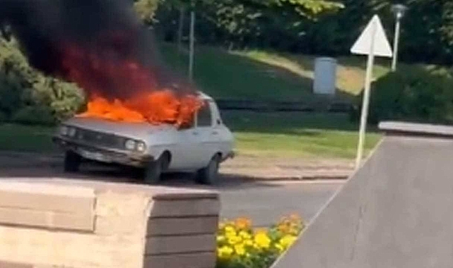 Komisyon toplantısı öncesinde TBMM önünde 'Beyaz Toros' yakıldı: 1 kişi gözaltına alındı