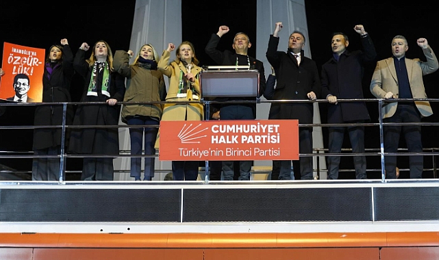 Özgür Özel, Bakırköy'de yolsuzluk iddialarını gündeme getirdi