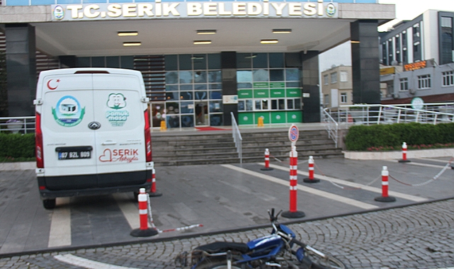 Antalya’da Serik Belediye binasına silahlı saldırı