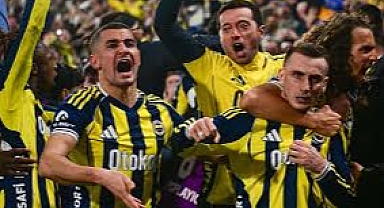 Fenerbahçe uzatmalarda hayat buldu! Fenerbahçe Beşiktaş'ı tek golle geçti