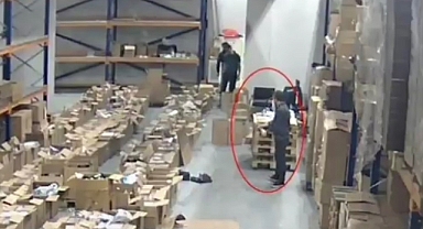 İstanbul Havalimanı’nda görevli 4 gümrük personeline operasyon düzenlendi. 