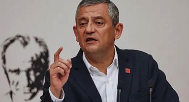 CHP’de Grup Başkanlığı Hamlesi: Özgür Özel’in Sıfatı Tartışma Yarattı