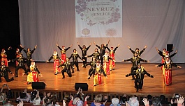 BAKIRKÖY'DE NEVRUZ BAYRAMI KUTLANDI